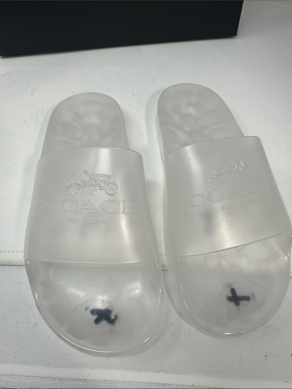 Coach Slides Size 5 - Picture 2 of 4